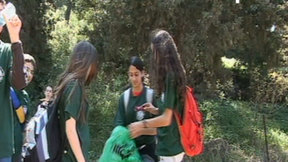 ילדים מנקים את שביל ישראל. 2005