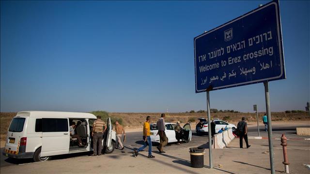 פלסטינים מעזה נכנסים לישראל דרך מעבר ארז, 2015