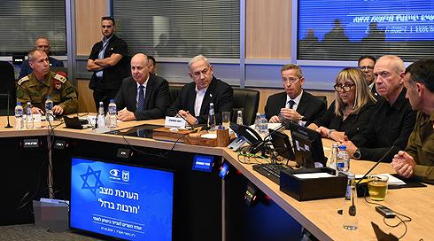 פרסום ראשון | צה"ל לקבינט: כניסה קרקעית לעזה תגבה הרבה נפגעים, גם בקרב החטופים