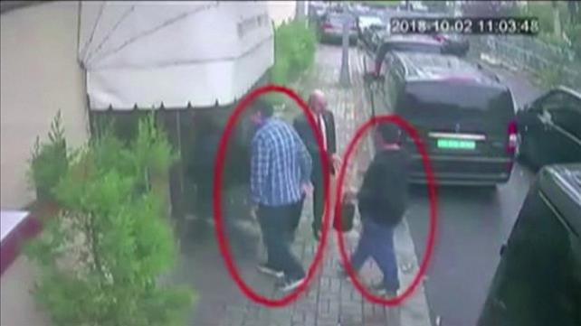 רצח ג'מאל חאשוקג'י: תיעוד ממצלמות אבטחה הכניסה לבניין שגרירות סעודיה באיסטנבול, 2018