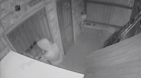 "המשטרה לא עושה דבר": התיעוד שהביא ללכידת כנופיית פורצים
