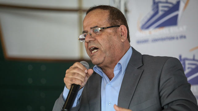 איוב קרא