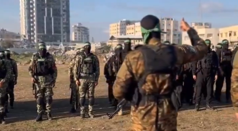 מתוך סרטון שפרסם חמאס המתעד מחזור גיוס חדש לשורות הזרוע הצבאית
