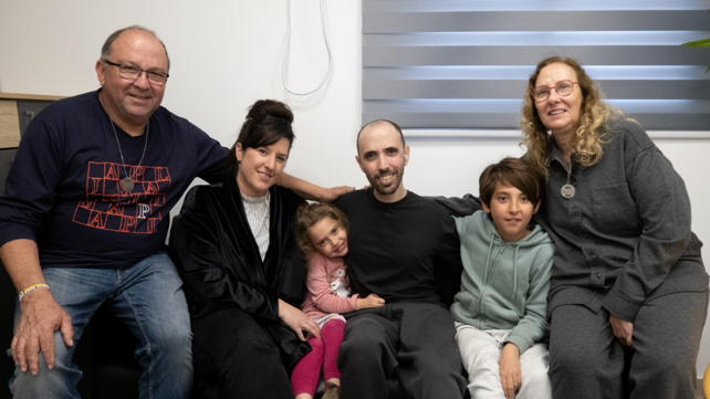 טל שהם במפגש עם בני משפחתו