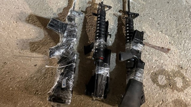 שלושה נשקים ארוכים שצה"ל סיכל את הברחתם לישראל ממצרים