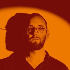 יוגב גלוסמן בפרק גימל