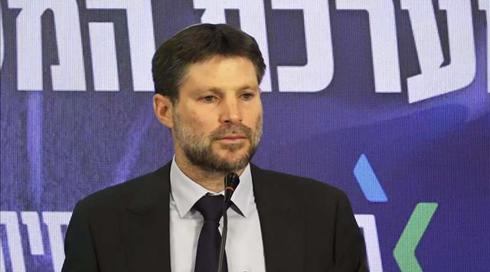 ניפגש בבור: האם כל אחד יכול להיות שר ביטחון?