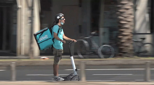 יחליפו את וולט? בדקנו אילו אפליקציות יחסכו לכם כסף - ויביאו את המשלוח מהר יותר