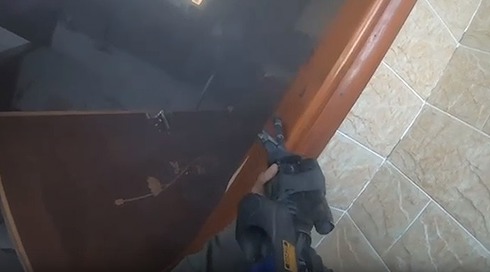 תיעוד דרמטי: הלוחם נפצע מרימון, ממשיך להילחם ומחסל מחבל