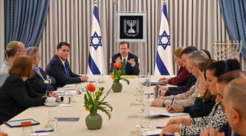 שיחות הפשרה בבית הנשיא יתקיימו גם בחג הפסח