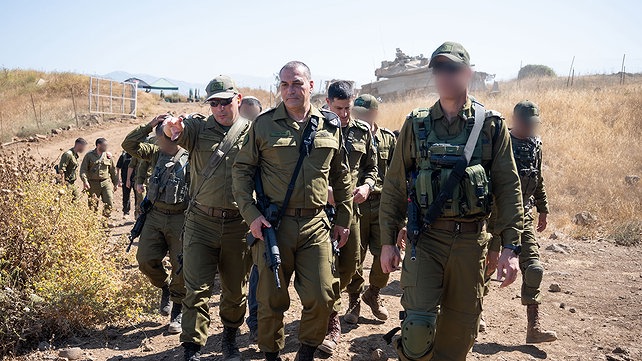 הרמטכ"ל אייל זמיר בביקור בתרגילי הכשרת מפקדים בצפון, 09.06.26