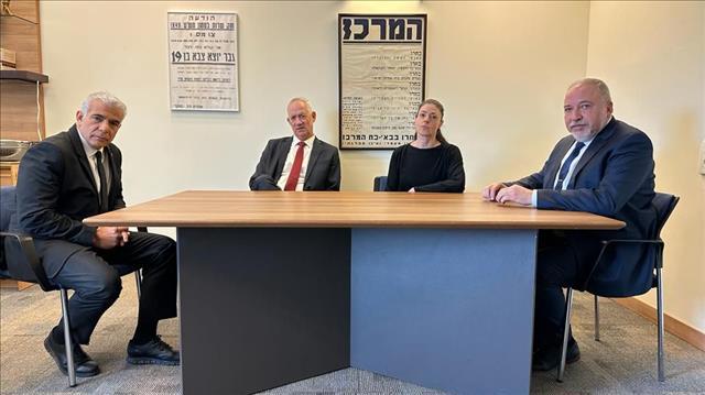 לפיד גנץ מיכאלי ליבמרן ראשי מפלגות הקואליציה פגישה 13.3.23