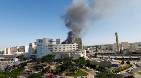 "רק אתמול הבניין פונה, היה נס": העדויות מהפגיעה בבית החולים סורוקה