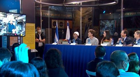 הרצוג לסטיבה: "בימים אלה אתה נקודת אור מזהירה בשמיים"