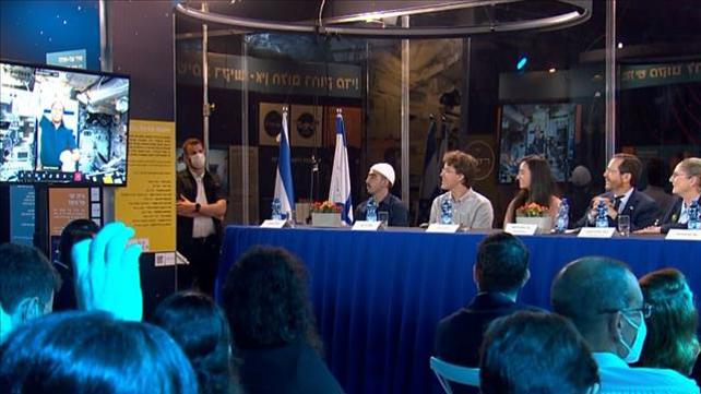 איתן סטיבה בשיחה עם הנשיא הרצוג