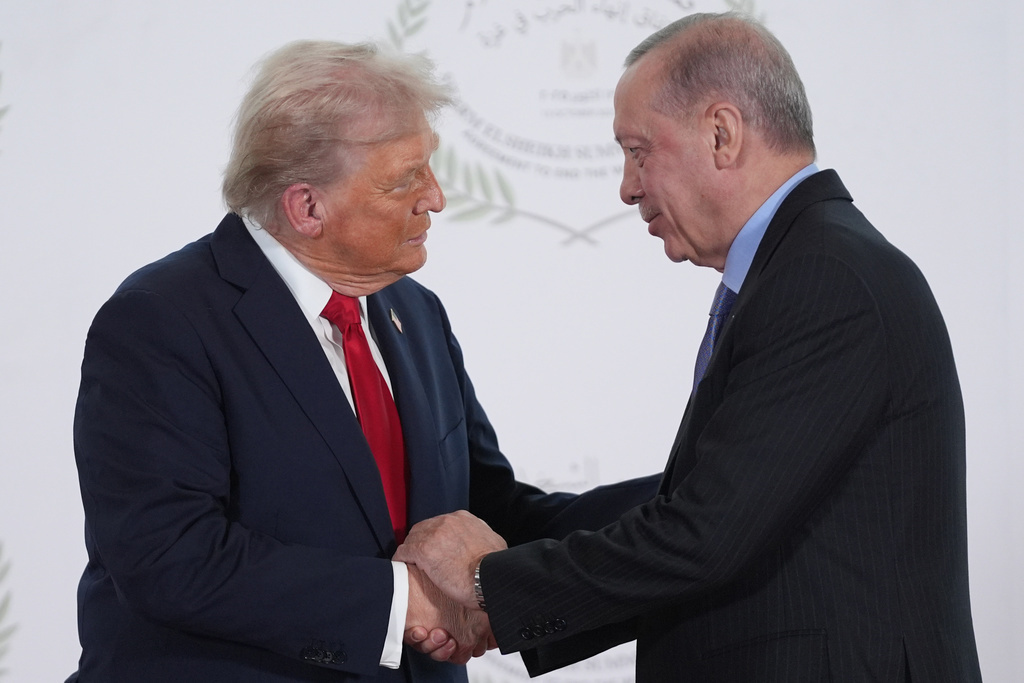 נשיא טורקיה רג'פ טייפ ארדואן עם נשיא ארצות הברית דונלד טראמפ