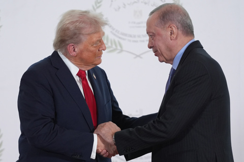נשיא טורקיה רג'פ טייפ ארדואן עם נשיא ארצות הברית דונלד טראמפ