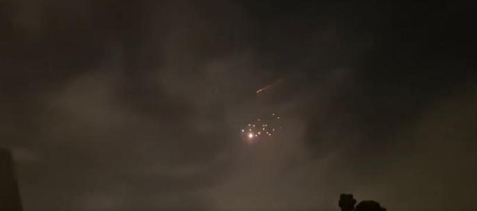 טיל איראני מתפרק מעל מרכז הארץ