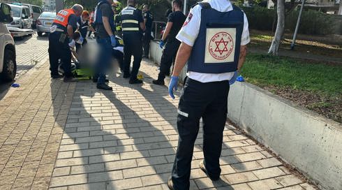 מסע הרג בחולון: גבר ואישה נרצחו בפיגוע דקירה