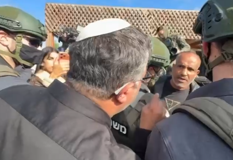 בן גביר מתעמת עם תושב בתראבין