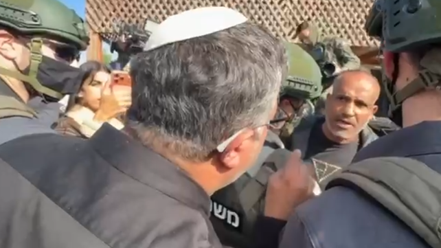 בן גביר מתעמת עם תושב בתראבין