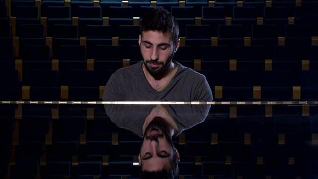 "מוציא כאב לעולם": המוסיקה לנפש של אביחי הולנדר