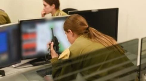 "אבי אחת החיילות שנפלו ב-7 באוקטובר: נתניהו לא ידע שהתצפיתניות היו ללא נשק"