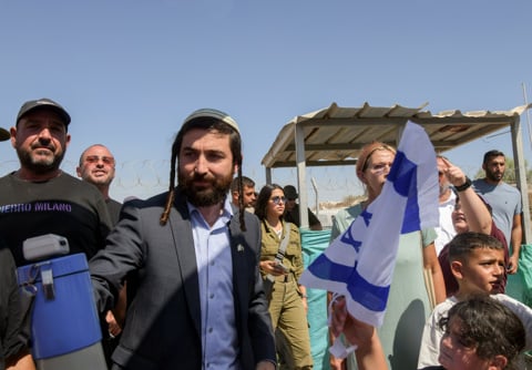 צבי סוכות בבסיס שגה תימן, אמש