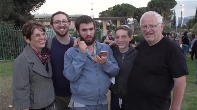 האב ששובת רעב במחאה על היחס לאוטיסטים