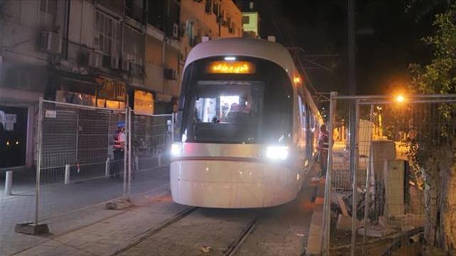 נסיעה של 24 קילומטרים בקו האדום של הרכבת הקלה בגוש דן