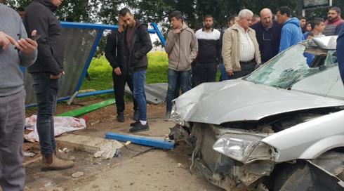 נהג התנגש בתחנת אוטובוס בריינה, חמישה נפצעו
