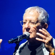 מחבר גידי גוב