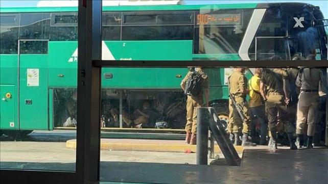 חיילים נוסעים בתא מטען של אוטובוס של אגד 19.09.21