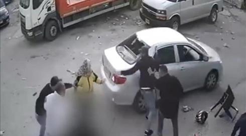 תיעוד: השתתף בקטטה המונית – ודרס את הוריו בטעות