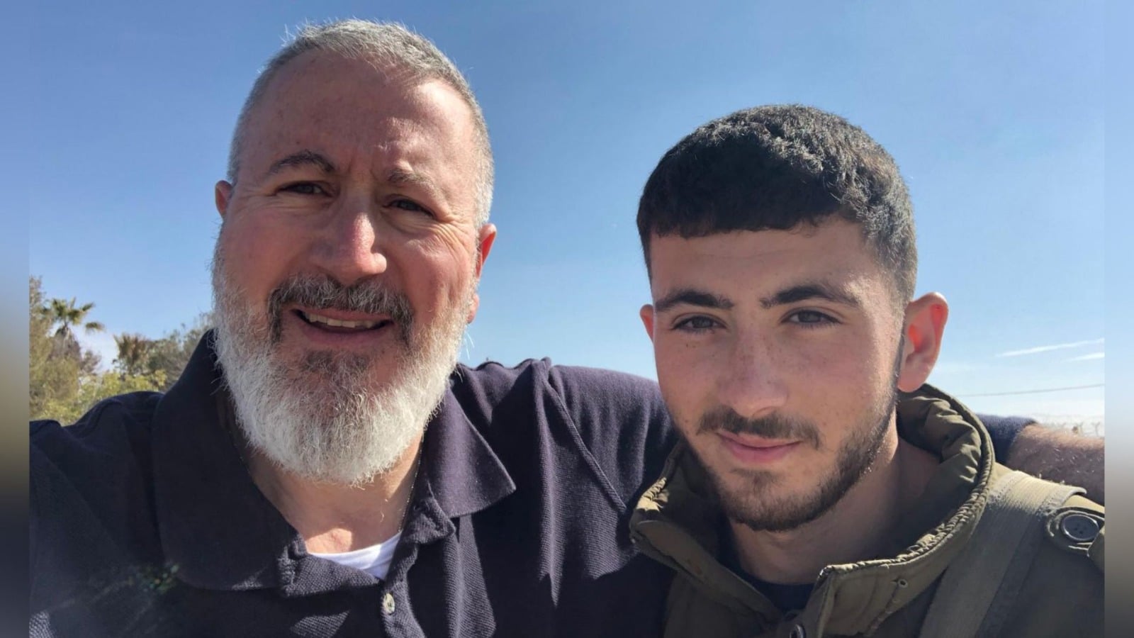 סמ"ר אורי גרינברג ואביו ירון