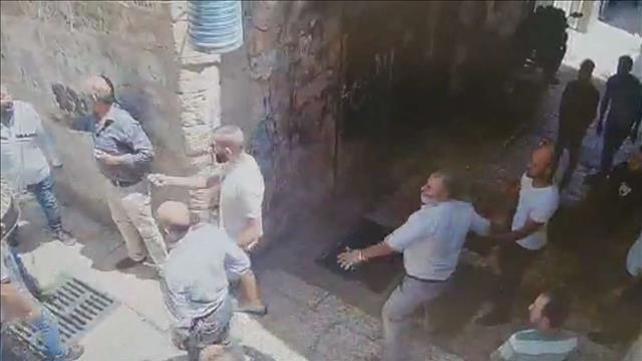 שלי טפיירו / דקירות בעיר העתיקה