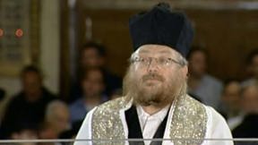 הרב חיים אדלר באמירת סליחות בבית הכנסת בירושלים. 24.9.2001