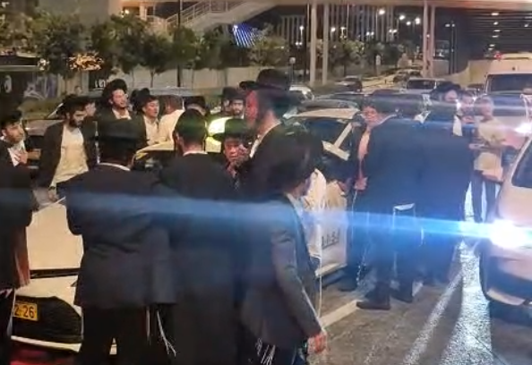 מפגינים חרדים נגד גיוס