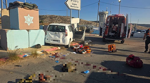 פיגוע דריסה בבנימין: גבר נפצע קשה, המחבל חוסל