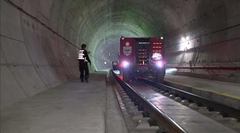 מצב חירום על המסילה: הכבאים ששומרים על הרכבת
