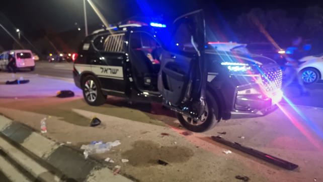  ניידת המשטרה שנפגעה בפיגוע בכוכב יאיר 03.04.24