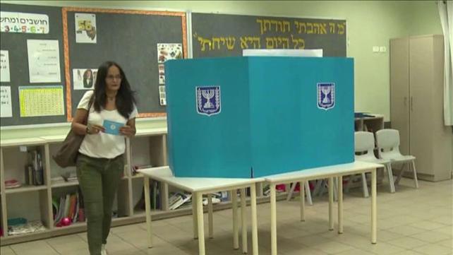 טעות או הונאה? האנשים שמספרים: "הגעתי לקלפי והסתבר שכבר הצביעו בשמי"