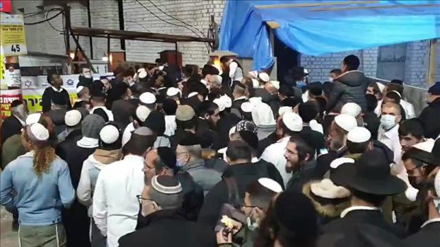 עומס בעמדות לבדיקת קורונה באומן בצאת ראש השנה 08.09.21