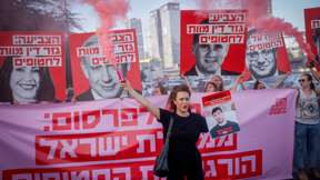 מפגינים בעד עסקת חטופים מפגינים באיילון 01.09