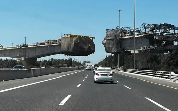 גשר הרכבת מעל כביש 431