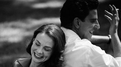 הצצה ראשונה: בראדלי קופר בתפקיד לאונרד ברנשטיין