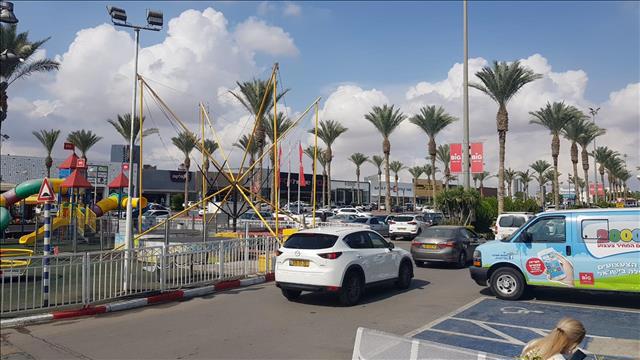 מרכז קניות - ביג אשדוד