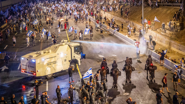 מוחים נגד הרפורמה חוסמים את איילון 05.07.23