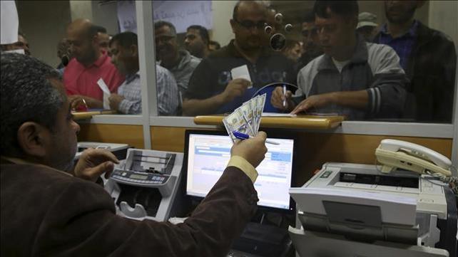 חלוקת כסף בעזה מהמענק הקטרי