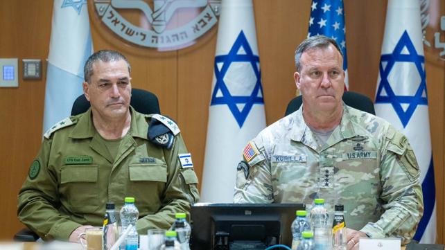 הרמטכ"ל זמיר ומפקד פיקוד המרכז של צבא ארה"ב